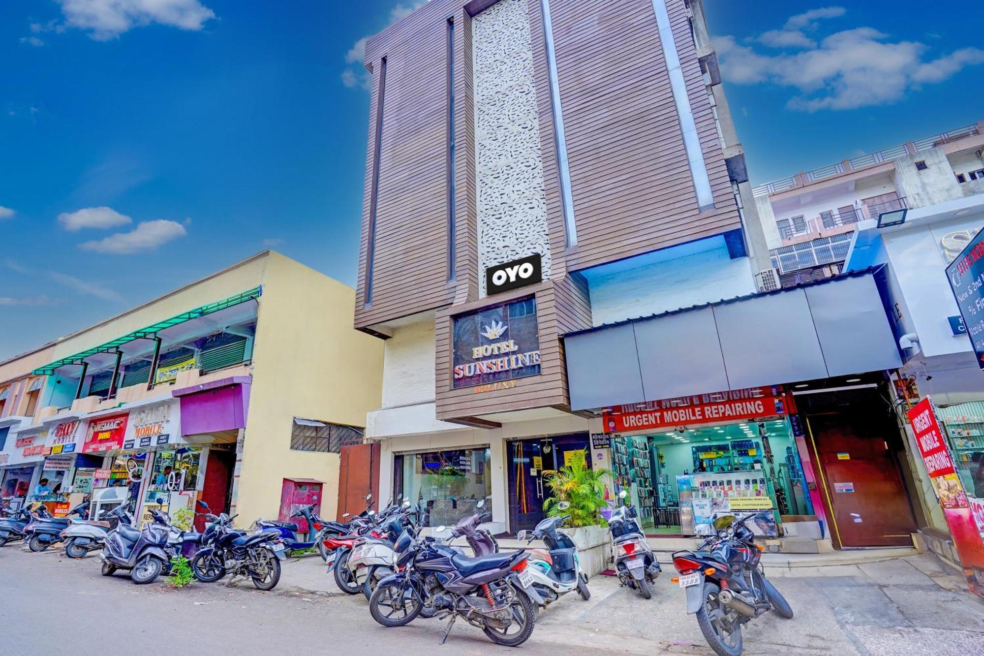 Hotel O Sunshin Deluxe Нагпур Екстериор снимка